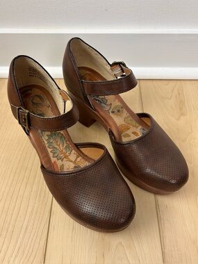 b.o.c. “Gia” Brown Mary-Jane Platform Clogs / Heels / Shoes Size 7.5